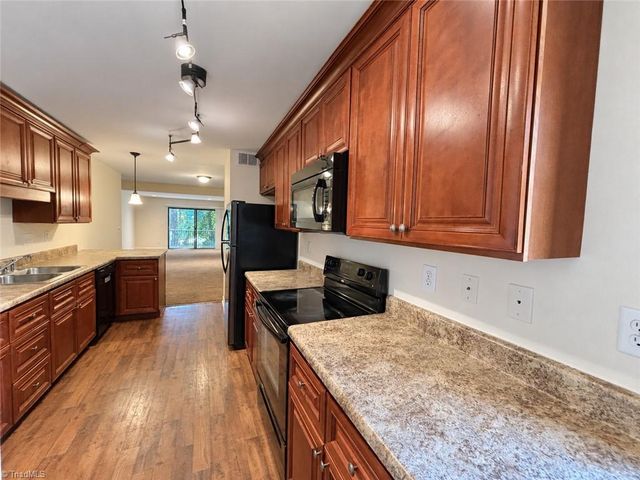 1510 Benjamin Parkway C, Greensboro, NC 27408
