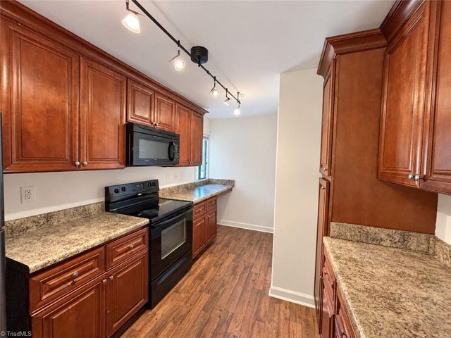 1510 Benjamin Parkway C, Greensboro, NC 27408