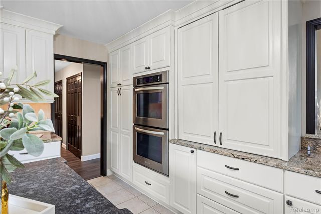 53961 Sutherland Court, Shelby Charter Township, MI 48316