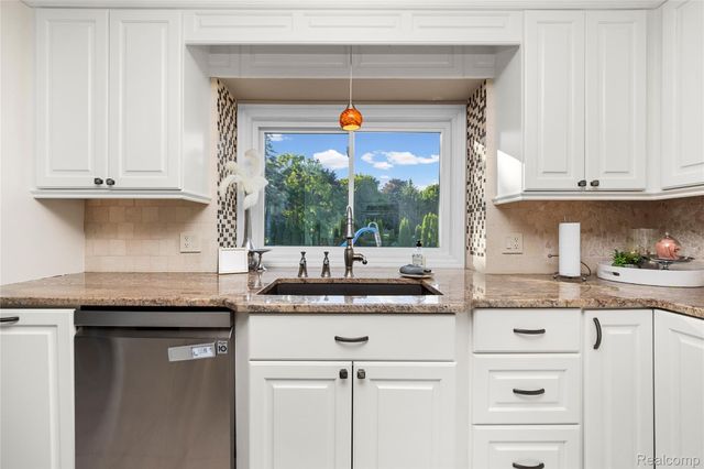 53961 Sutherland Court, Shelby Charter Township, MI 48316