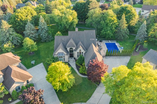 53961 Sutherland Court, Shelby Charter Township, MI 48316