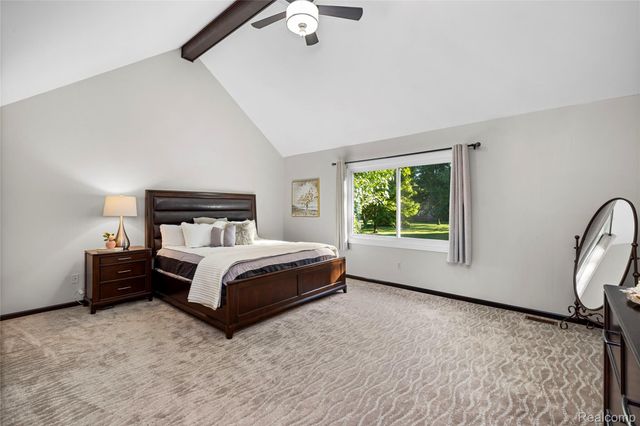53961 Sutherland Court, Shelby Charter Township, MI 48316