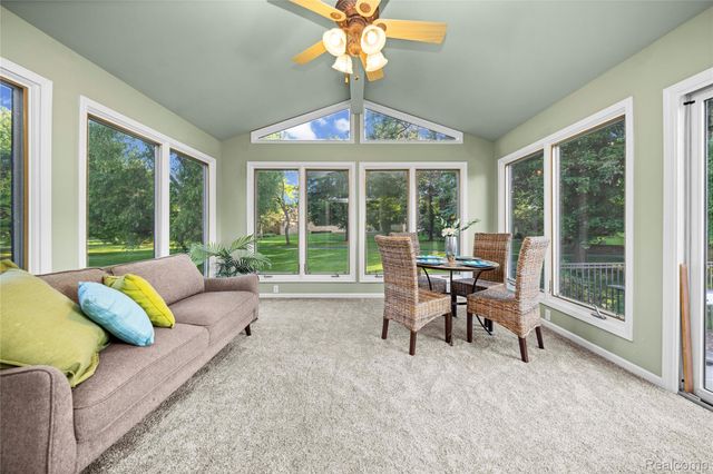 53961 Sutherland Court, Shelby Charter Township, MI 48316