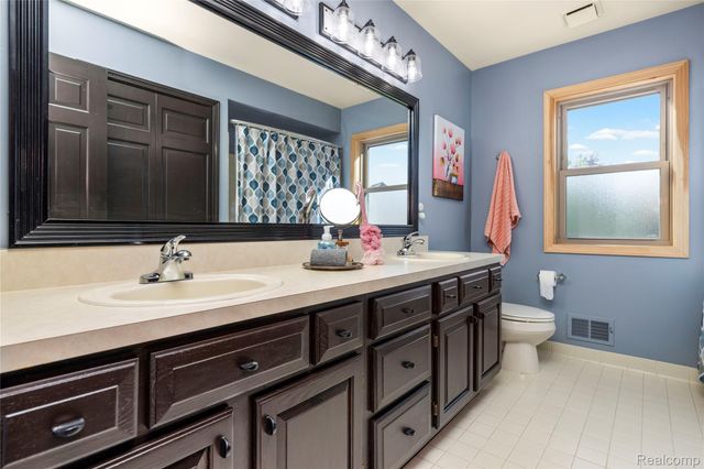 53961 Sutherland Court, Shelby Charter Township, MI 48316