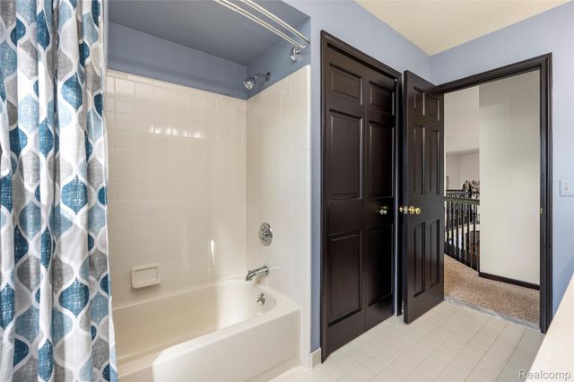 53961 Sutherland Court, Shelby Charter Township, MI 48316