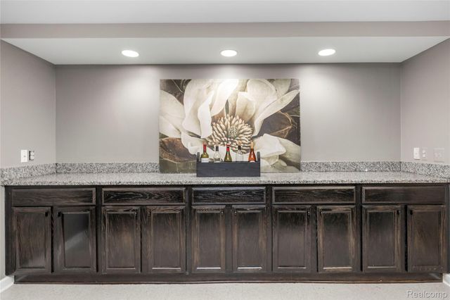 53961 Sutherland Court, Shelby Charter Township, MI 48316