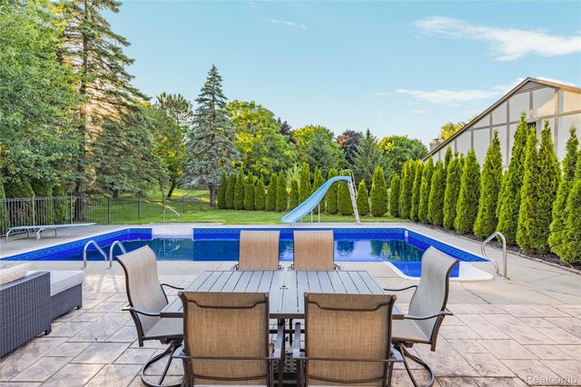 53961 Sutherland Court, Shelby Charter Township, MI 48316