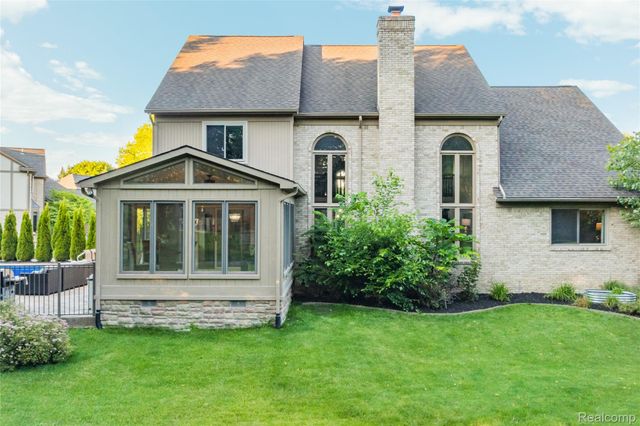 53961 Sutherland Court, Shelby Charter Township, MI 48316