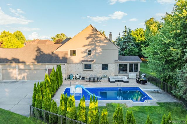 53961 Sutherland Court, Shelby Charter Township, MI 48316