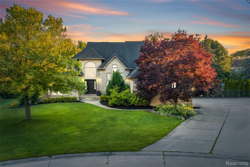 53961 Sutherland Court, Shelby Charter Township, MI 48316