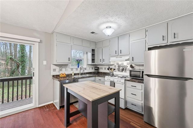 1572 Kings Ridge Drive, Norcross, GA 30093