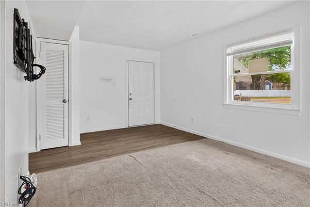 4314 Midhurst LN, Chesapeake, VA 23321