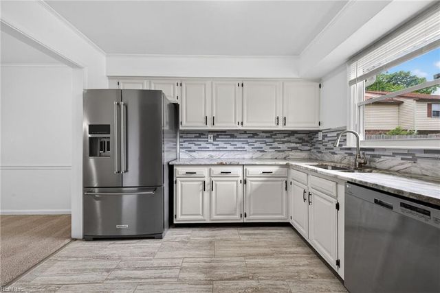 4314 Midhurst LN, Chesapeake, VA 23321