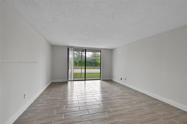 2850 Somerset Drive 105L, Lauderdale Lakes, FL 33311