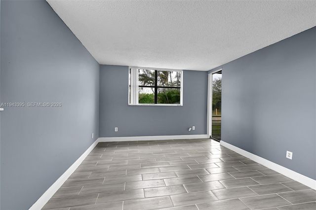 2850 Somerset Drive 105L, Lauderdale Lakes, FL 33311
