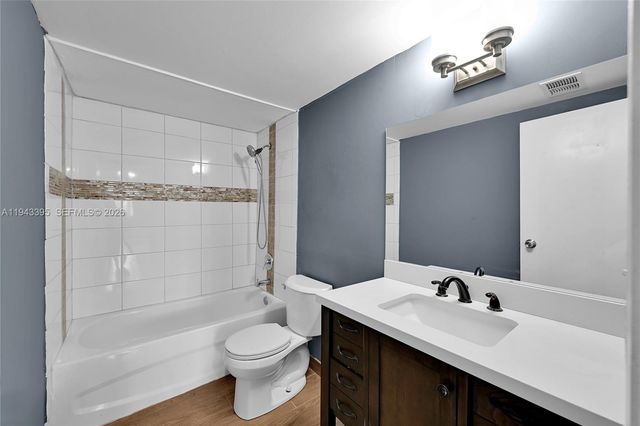 2850 Somerset Drive 105L, Lauderdale Lakes, FL 33311