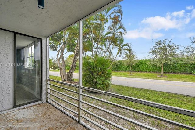 2850 Somerset Drive 105L, Lauderdale Lakes, FL 33311