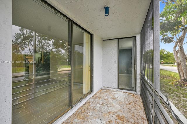 2850 Somerset Drive 105L, Lauderdale Lakes, FL 33311