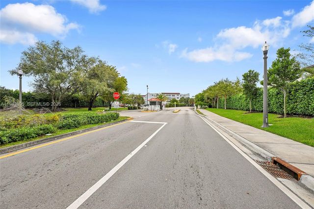 2850 Somerset Drive 105L, Lauderdale Lakes, FL 33311