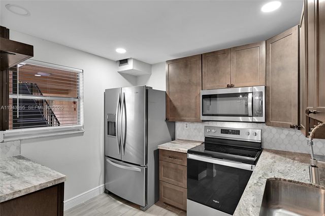 2850 Somerset Drive 105L, Lauderdale Lakes, FL 33311