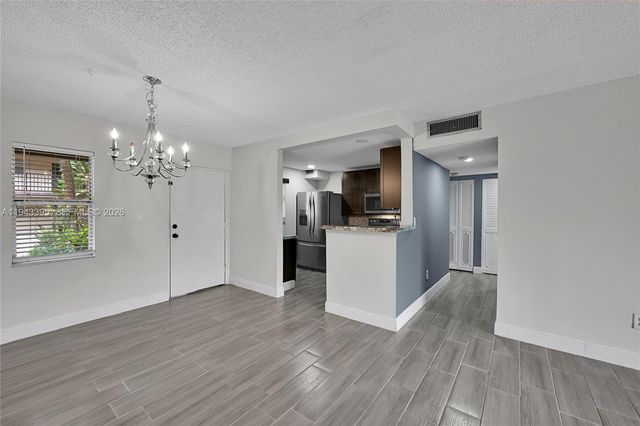 2850 Somerset Drive 105L, Lauderdale Lakes, FL 33311
