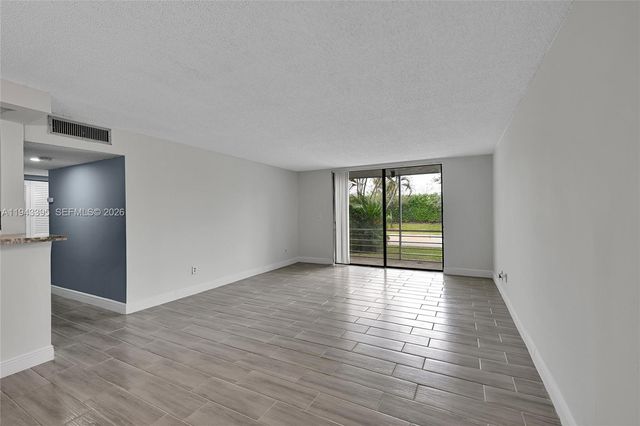 2850 Somerset Drive 105L, Lauderdale Lakes, FL 33311