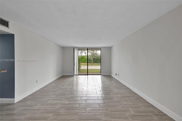 2850 Somerset Drive 105L, Lauderdale Lakes, FL 33311