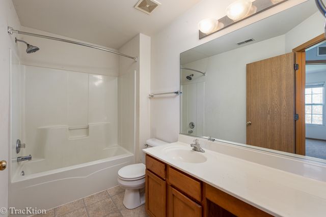 104 Concord Drive S, Oswego, IL 60543