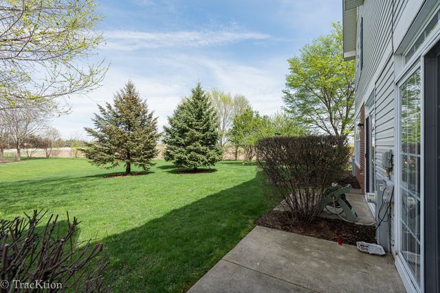 104 Concord Drive S, Oswego, IL 60543