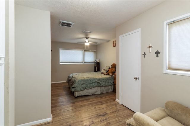 2120 Carter Lake Drive Drive, College Station, TX 77845