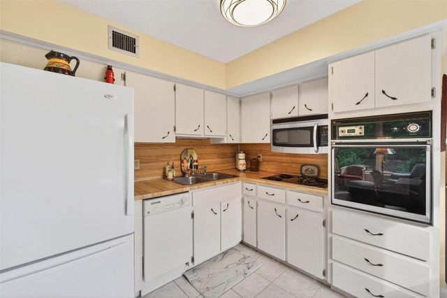 2461 RHODESIAN DRIVE 51, Clearwater, FL 33763