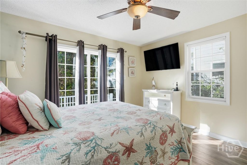 Image 13 of property listing at 1010 Live Oak Lane, Tybee Island, GA 31328