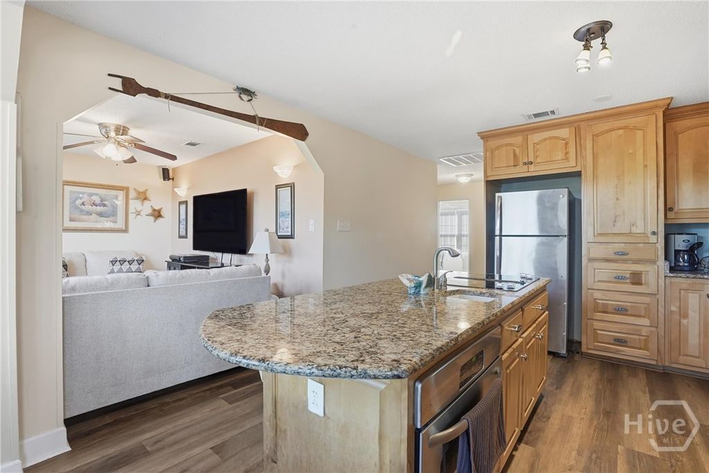 Image 8 of property listing at 1010 Live Oak Lane, Tybee Island, GA 31328