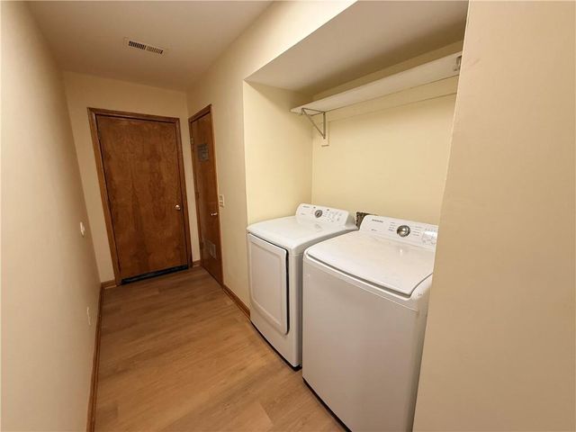 222 N 8th Court, Lawrence, KS 66044