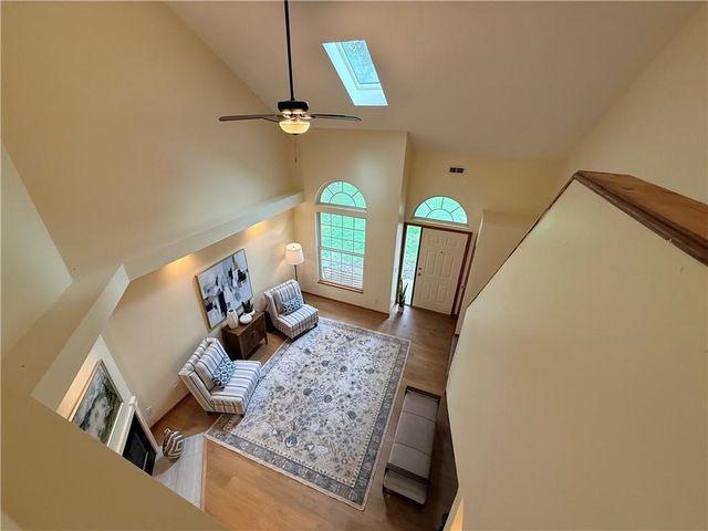 222 N 8th Court, Lawrence, KS 66044