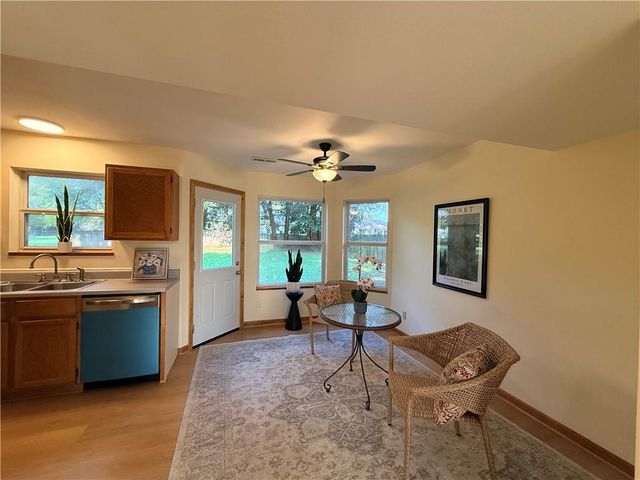 222 N 8th Court, Lawrence, KS 66044