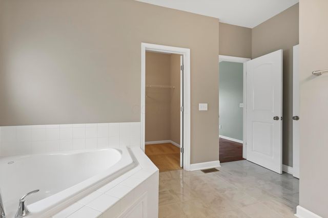325 Long Trail, Ostrander, OH 43061