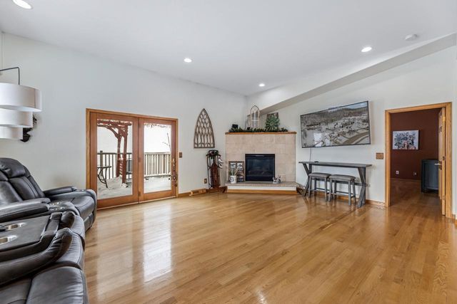 1115 Jonathan LANE, La Crescent, MN 55947