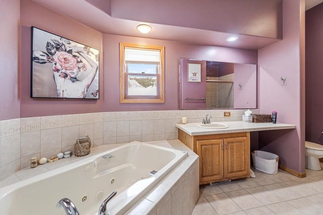 1115 Jonathan LANE, La Crescent, MN 55947