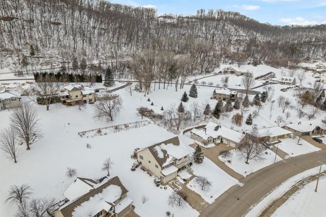 1115 Jonathan LANE, La Crescent, MN 55947