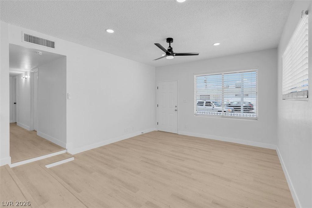 4313 El Conlon Avenue, Las Vegas, NV 89102 — photo 3