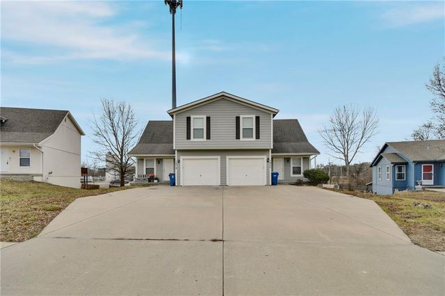 1877 Chickadee Drive, Liberty, MO 64068