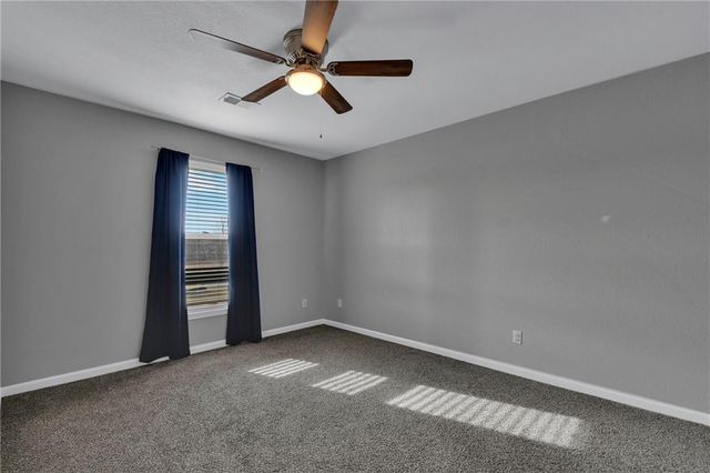 1877 Chickadee Drive, Liberty, MO 64068