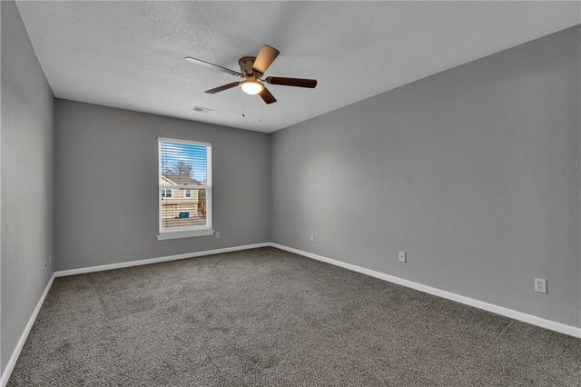 1877 Chickadee Drive, Liberty, MO 64068