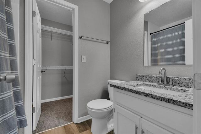 1877 Chickadee Drive, Liberty, MO 64068