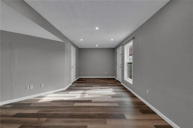 1877 Chickadee Drive, Liberty, MO 64068