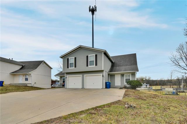 1877 Chickadee Drive, Liberty, MO 64068