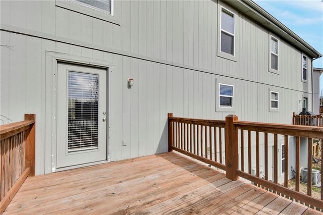 1877 Chickadee Drive, Liberty, MO 64068