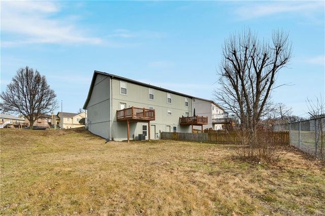 1877 Chickadee Drive, Liberty, MO 64068