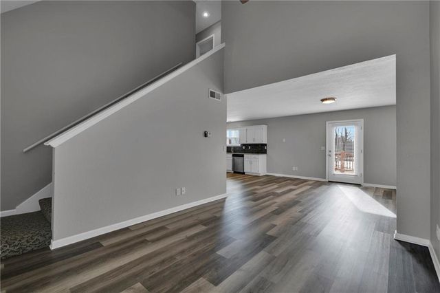 1877 Chickadee Drive, Liberty, MO 64068